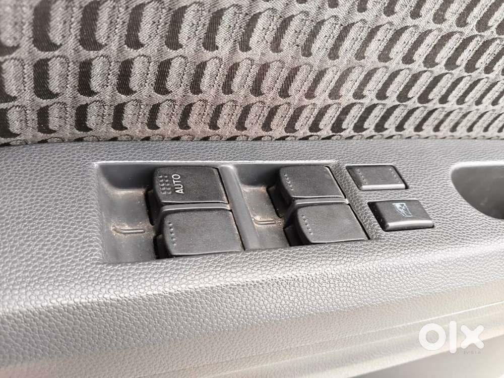 Maruti Suzuki Ritz Vxi, 2013, Petrol
