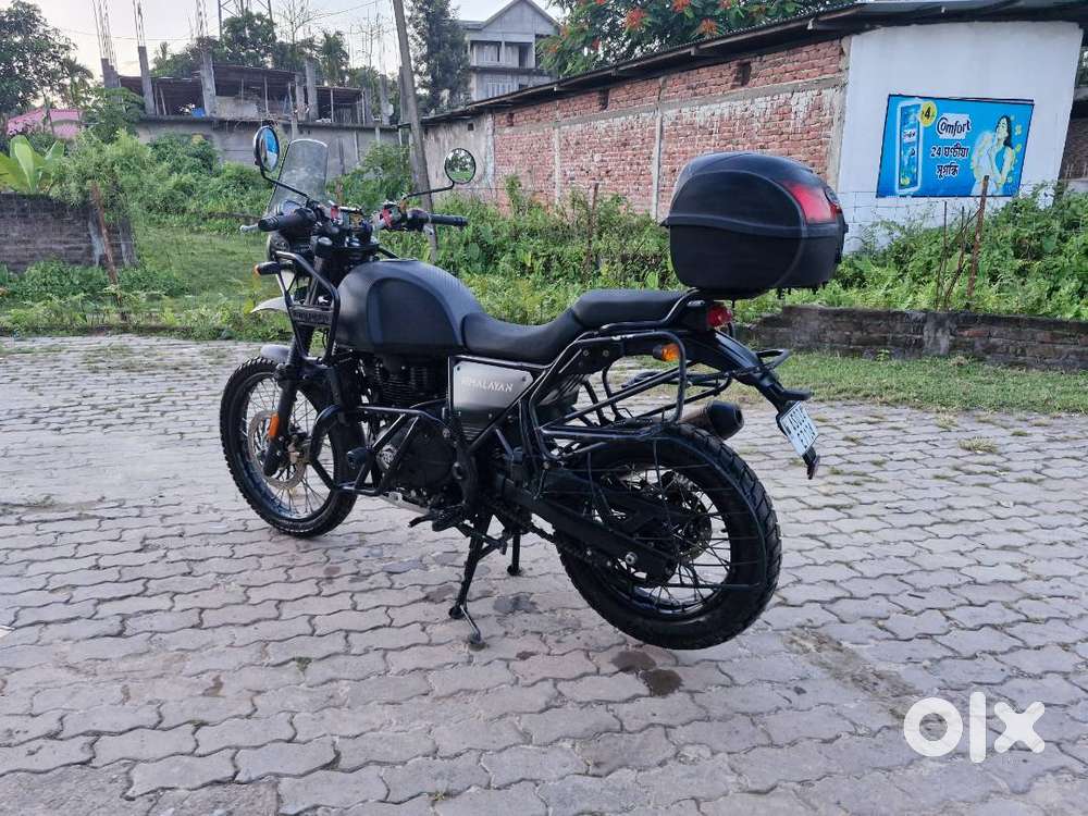 Royal Enfield Himalayan 2021 with accessories and new tyres installed