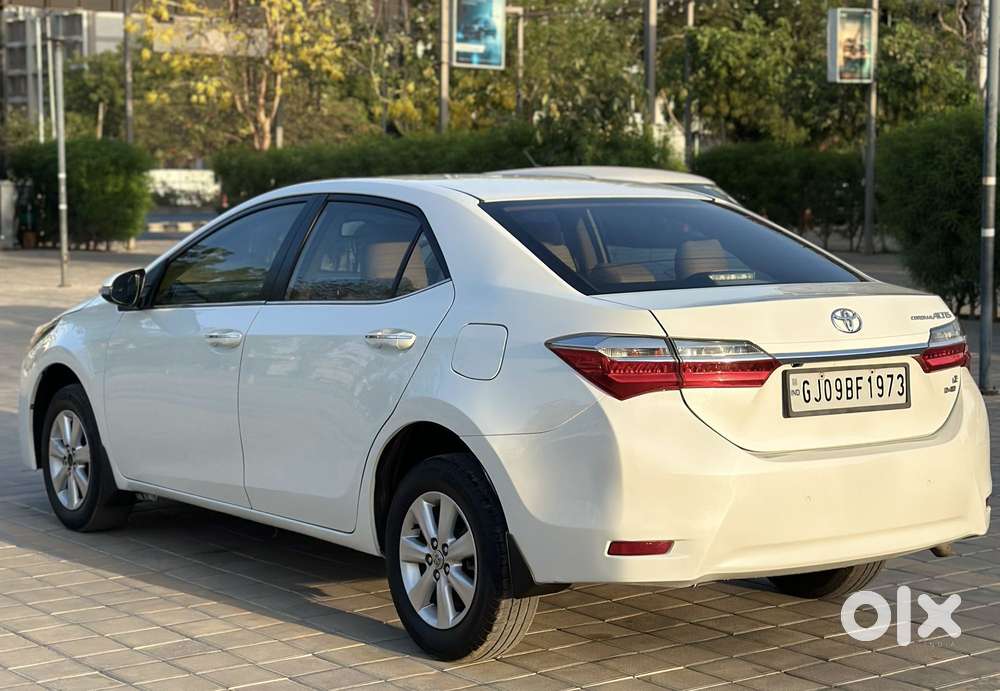 Toyota Corolla Altis 2013-2017 D-4d G, 2018, Diesel