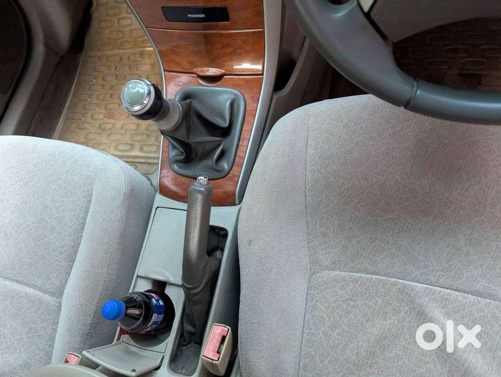 Toyota Corolla Altis 2010-2013 1.8 J, 2010, Petrol