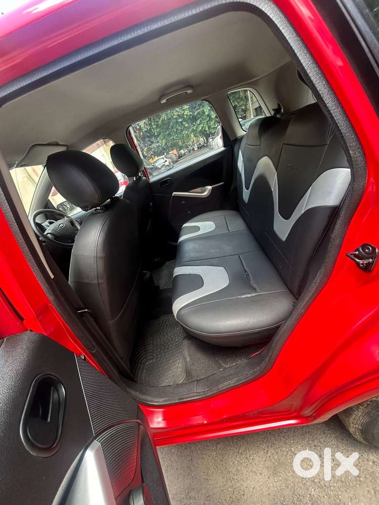 Ford Figo Petrol Titanium, 2011, Petrol
