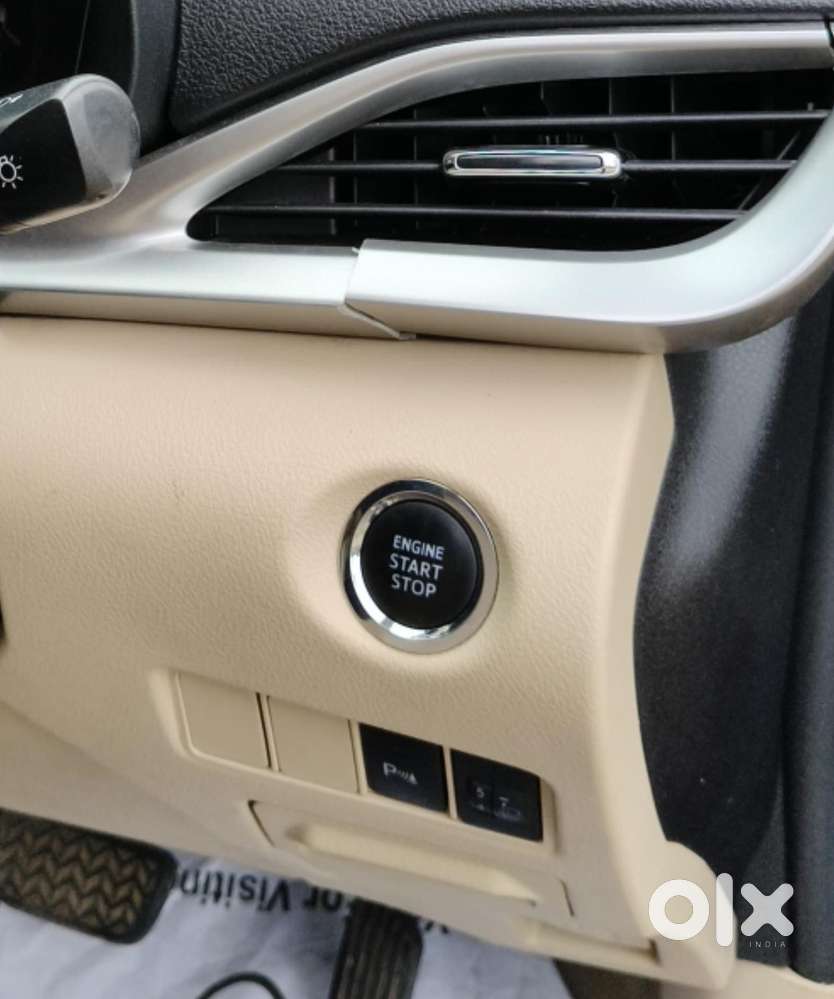 Toyota Yaris V Cvt, 2018, Petrol