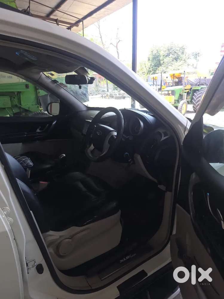 Mahindra Xuv500 2017 Diesel 70000 Km Driven