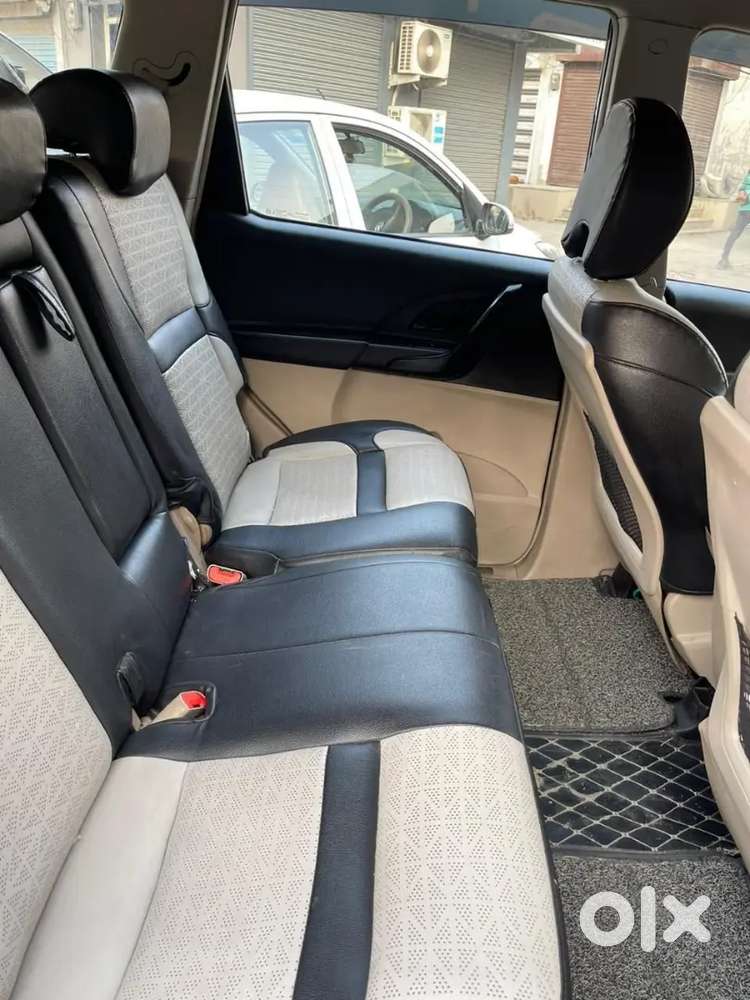 Mahindra Xuv500 2017 Diesel 130000 Km Driven