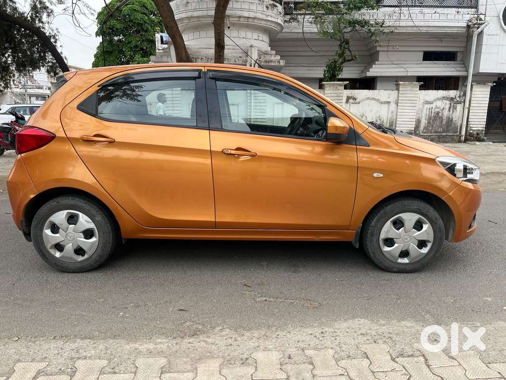 Tata Tiago 1.2 Revotron Xt (o), 2016, Petrol