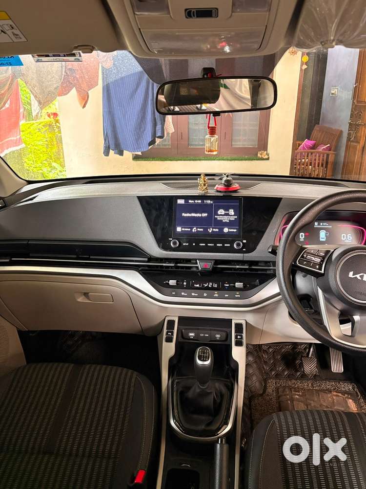 Kia Carens G 1.5 Prestige Plus Imt Petrol 2024