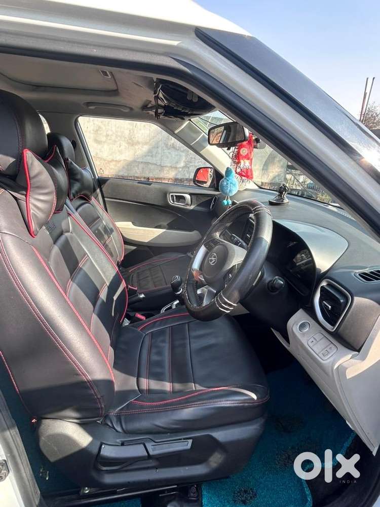 Hyundai Venue 2022 Petrol 30000 Km Driven