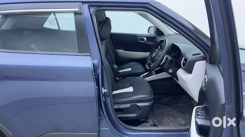 Hyundai Venue 1.0 S (o) Turbo Dct, 2023, Petrol