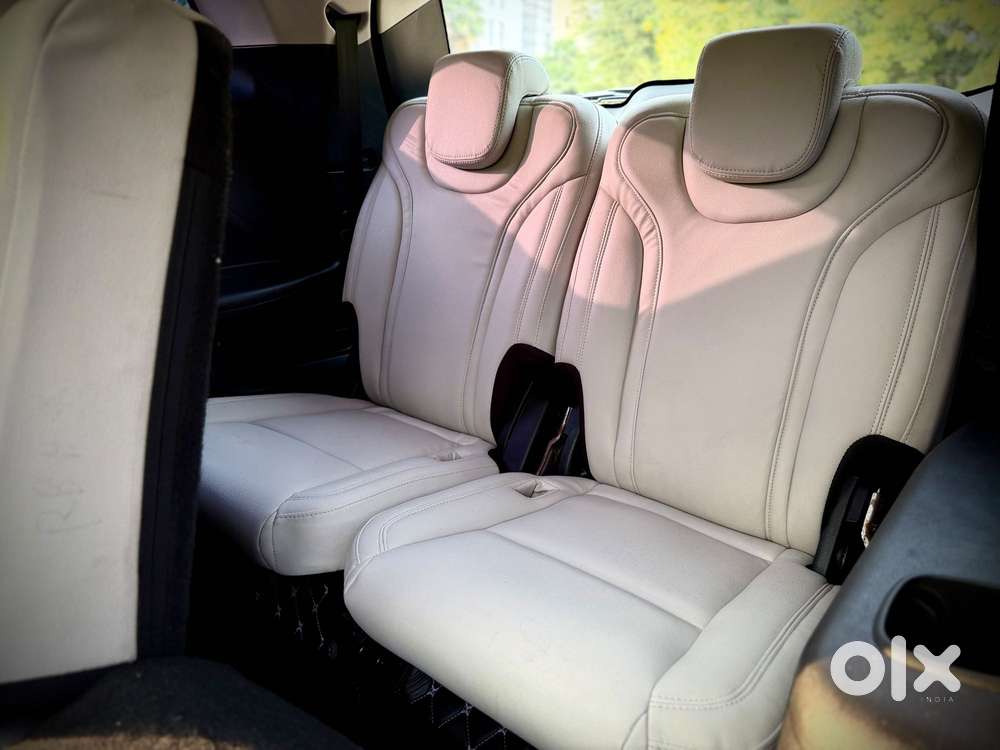 Mahindra Xuv700 2.0 Ax 7 Petrol At Str, 2023, Petrol