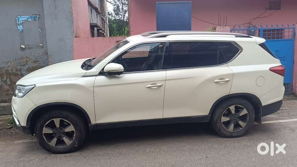 Mahindra Alturas G4 2019 Diesel Well Maintained
