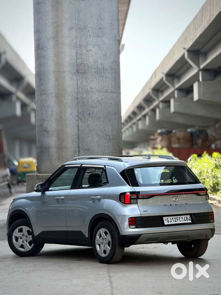 Hyundai Venue Sx Dual Tone, 2022, Cng & Hybrids