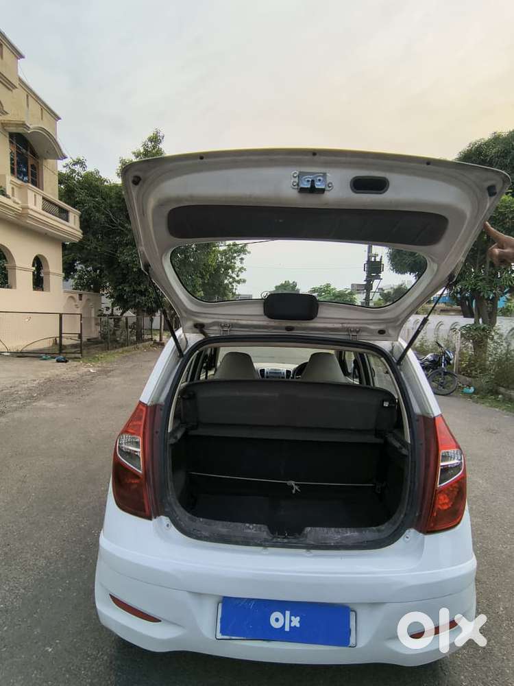 Hyundai I10 Sportz, 2012, Petrol