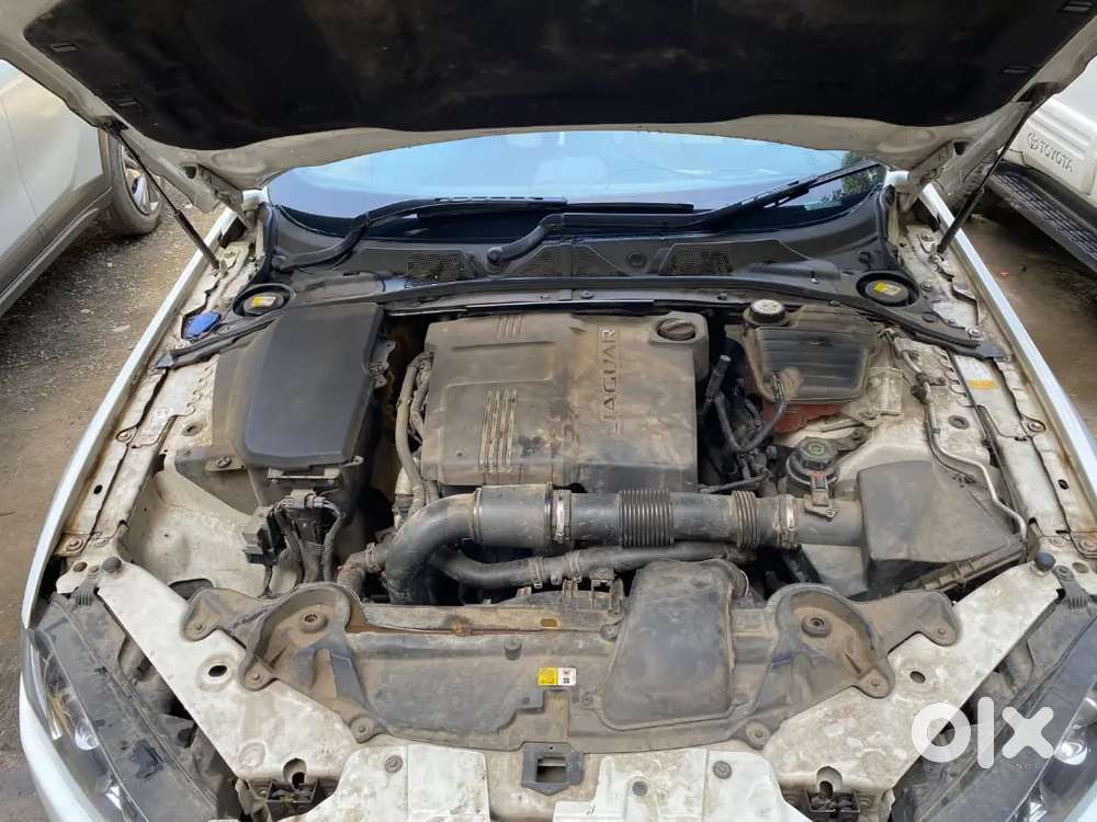 Jaguar Xf 2015 Diesel 65000 Km Driven