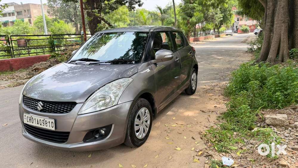Maruti Suzuki Swift Amt Vvt Vxi, 2012, Petrol