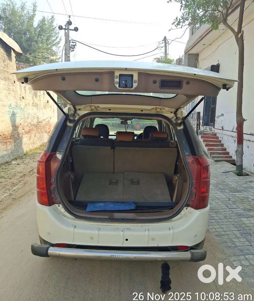 Mahindra Xuv500 2013 Diesel 102500 Km Driven