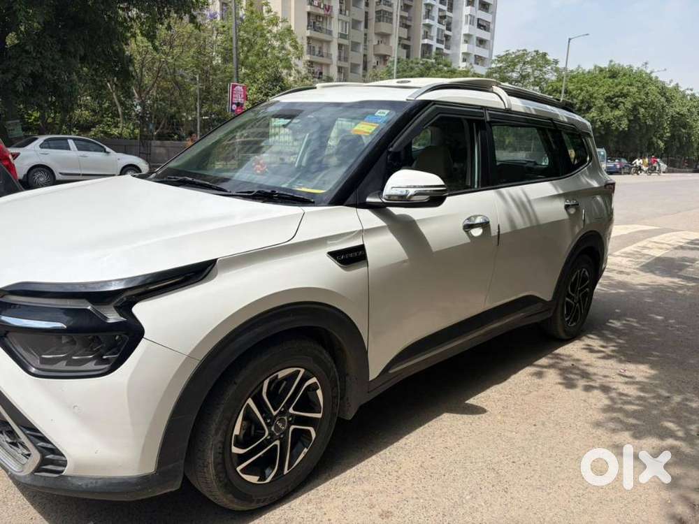 Excellent Condition 2023 Kia Carens Petrol Under Warranty Till 2028