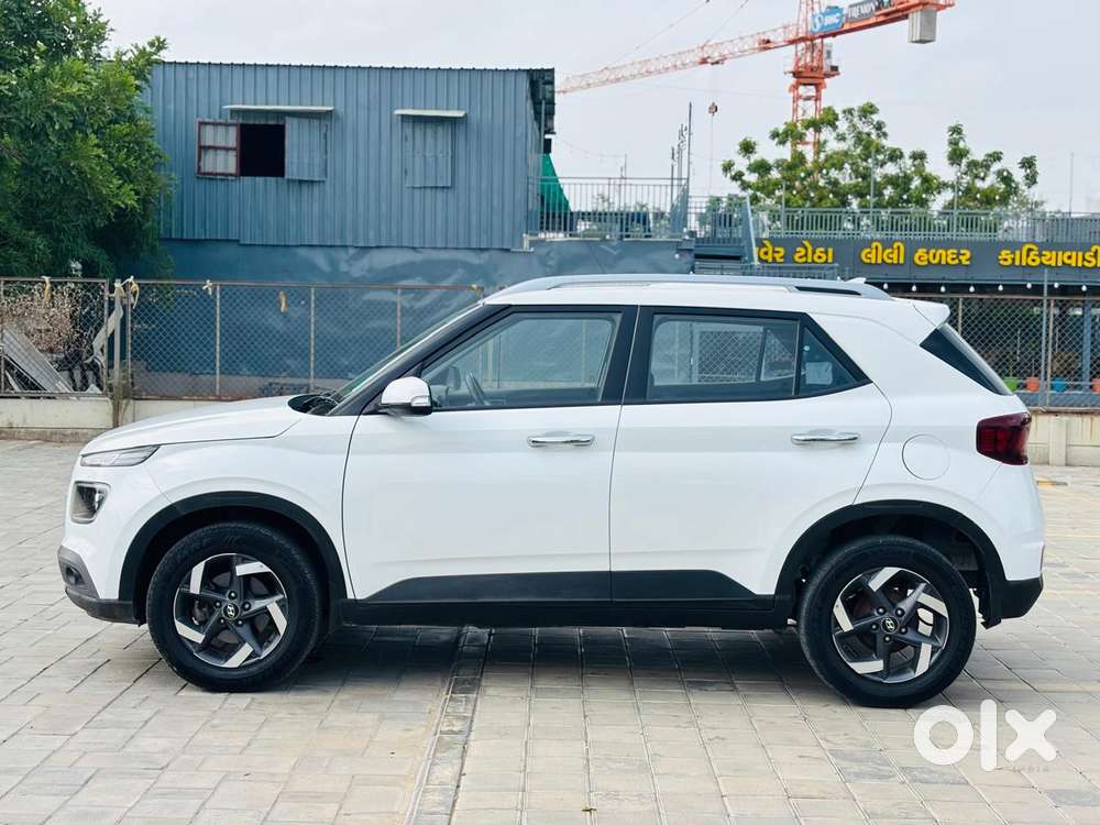 Hyundai Venue Sx+ At, 2021, Petrol