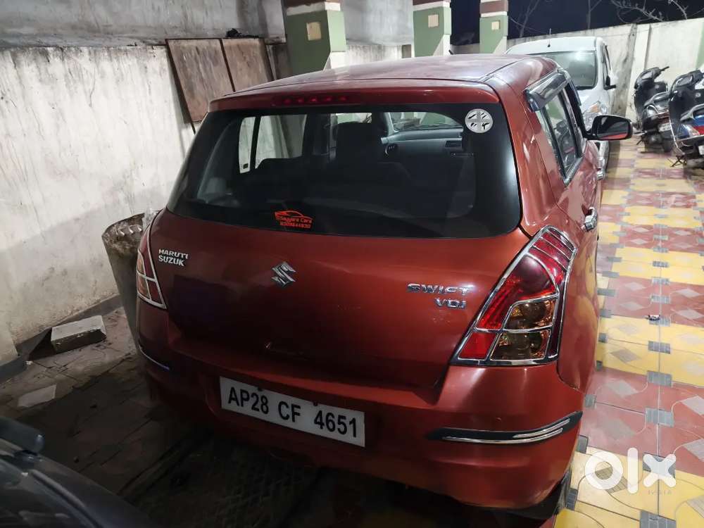 Maruti Suzuki Swift 2011 Diesel 93083 Km Driven