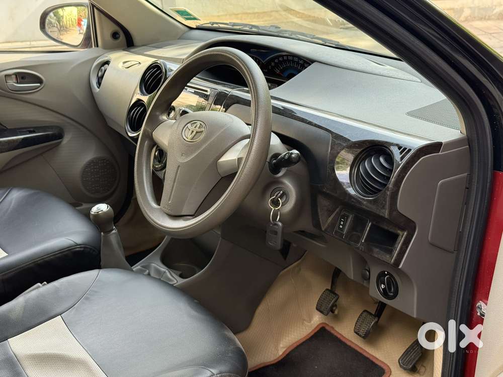Toyota Etios Liva V Limited Edition, 2015, Petrol