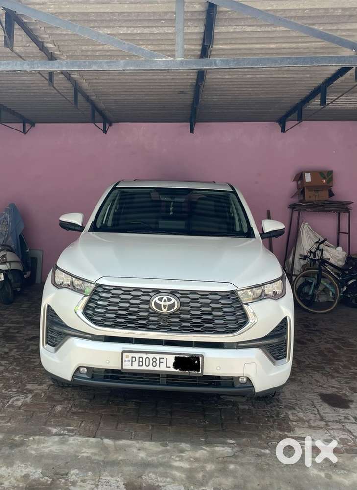 Toyota Innova Hycross 2024 30786 Km Driven