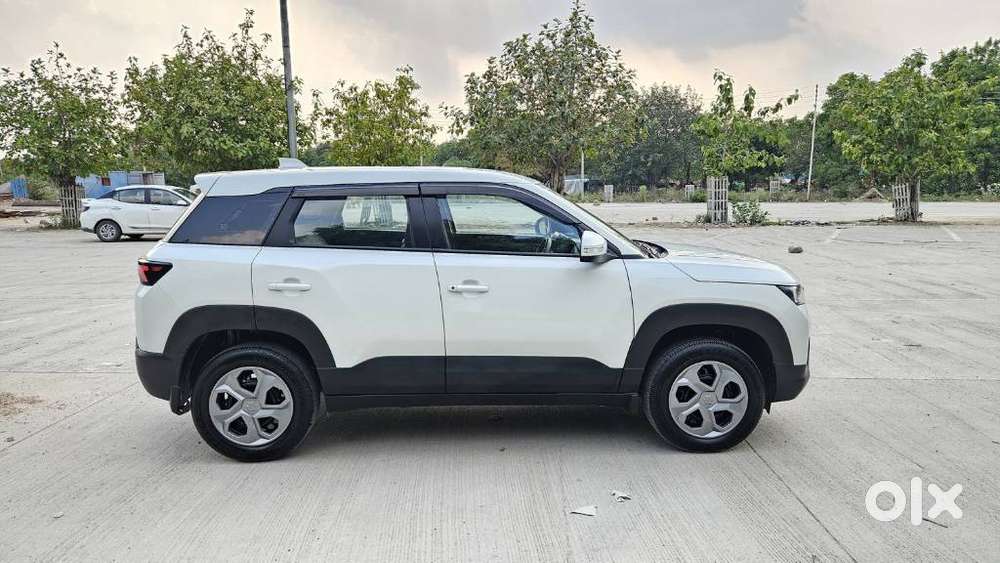 Maruti Suzuki Brezza 1.5 Lxi Smart Hybrid, 2024, Petrol
