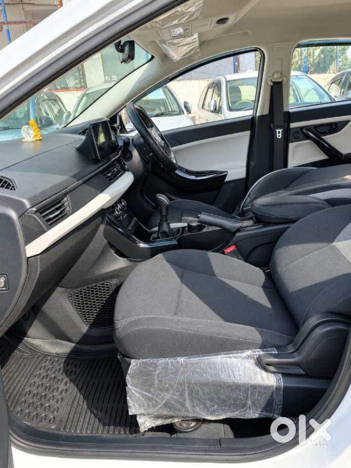 Tata Nexon, 2025, Petrol