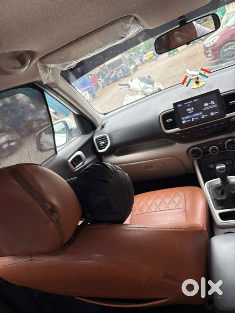 Hyundai Venue 2022 Petrol Well Maintained