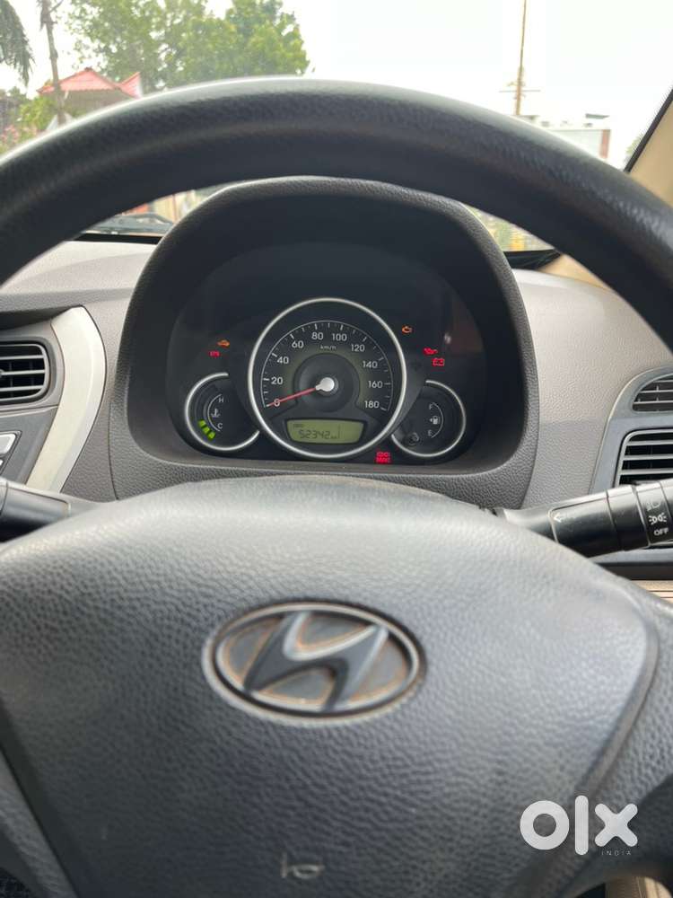 Hyundai Eon Petrol Magna+ 2015