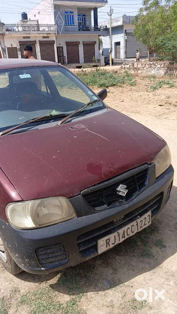 Alto 800 Wine Red Colour