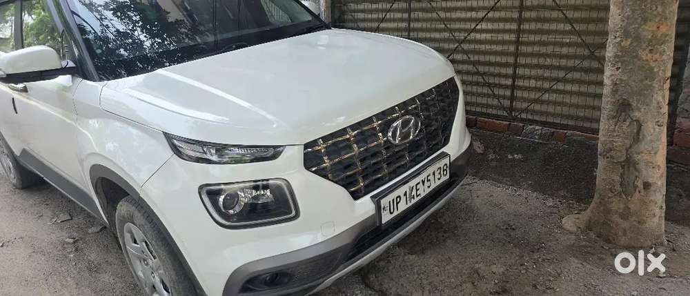 Hyundai Venue 2022 Petrol Well Maintained