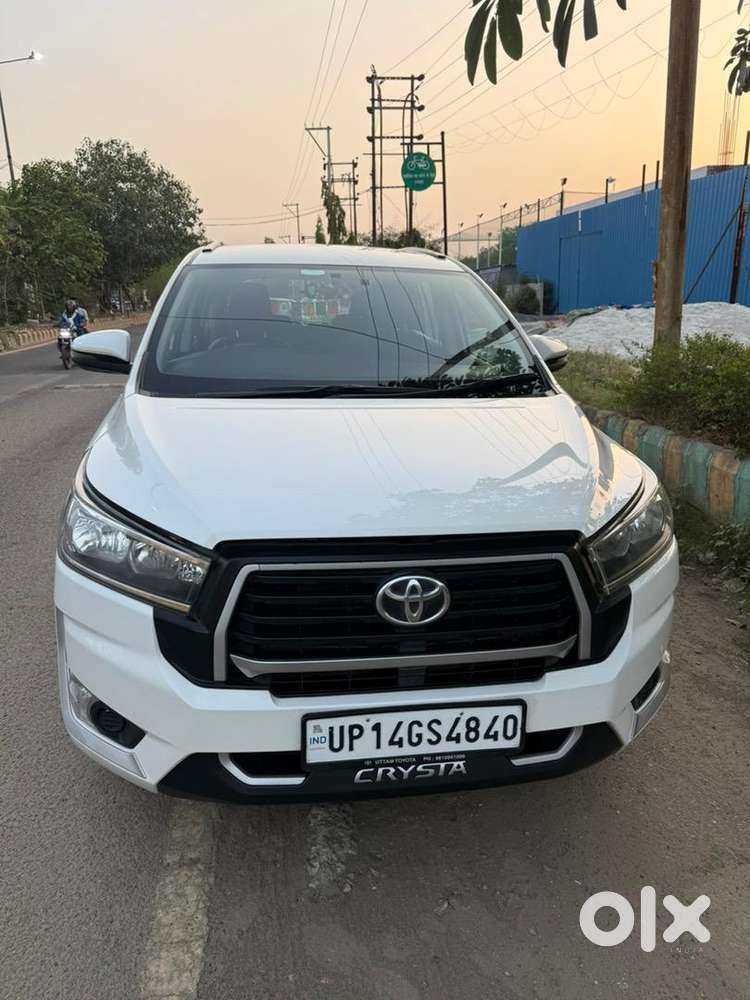 Innova Crysta 2025 Gx+ Mt