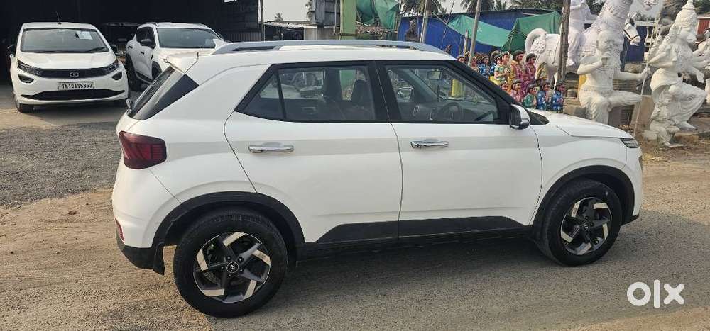 Hyundai Venue Sx (o) Mt 1.5 Diesel, 2022, Diesel