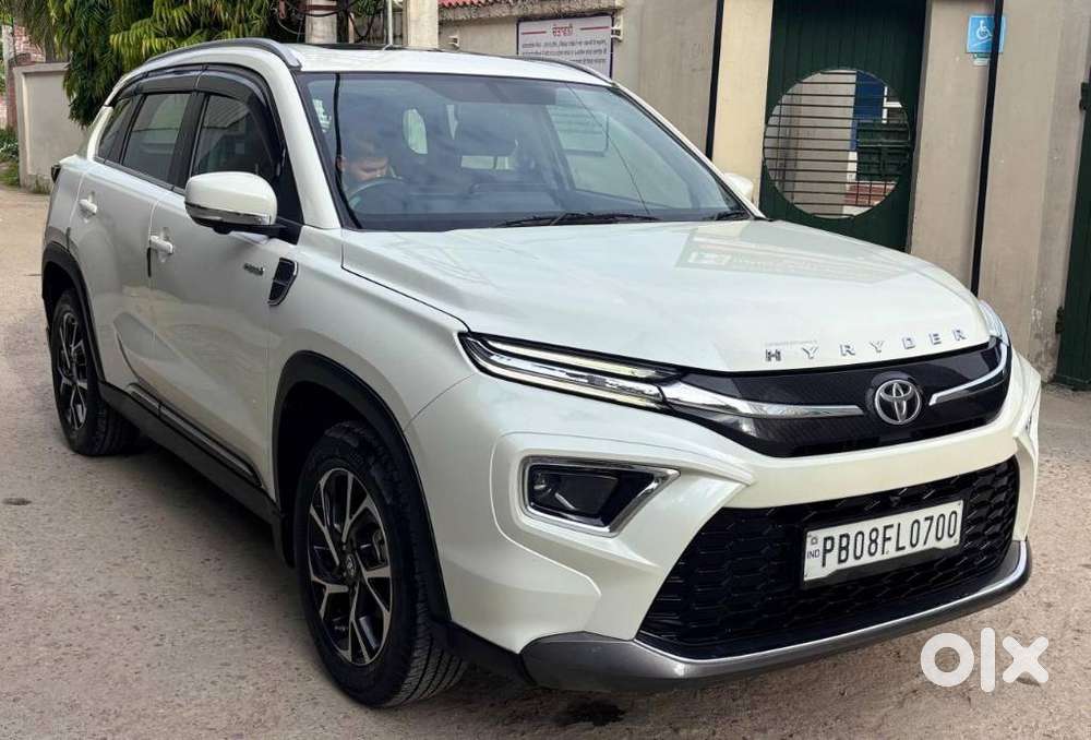 Toyota Urban Cruiser Hyryder, 2024, Petrol