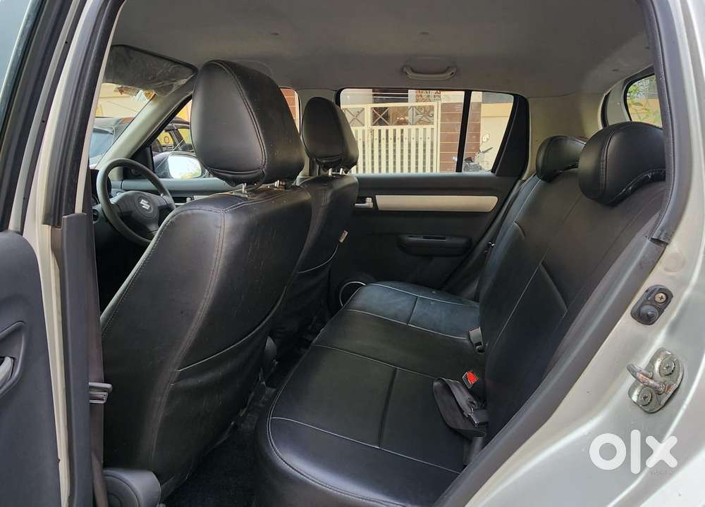 Maruti Suzuki Swift Vxi + Manual, 2011, Petrol