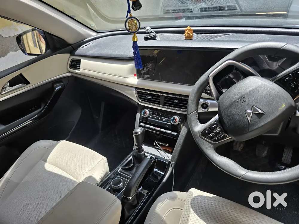 Mahindra Xuv700 2025 Diesel 11000 Km Driven