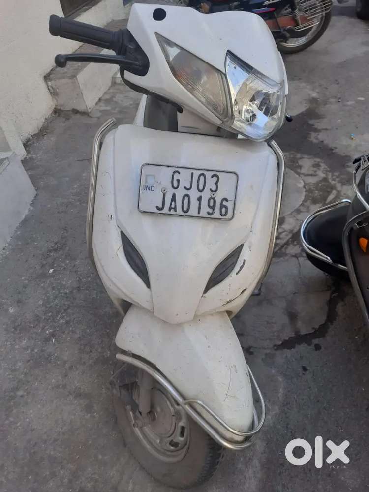 SARI HALT MA GADI 24-10-2025 SUDHI FULL VIMO CHALU HATO Scooters