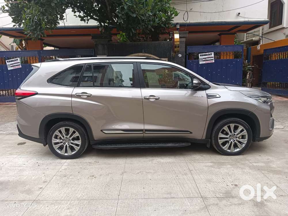 Toyota Innova Hycross 2.0 Zx (o) Hybrid 7 Str, 2023, Diesel