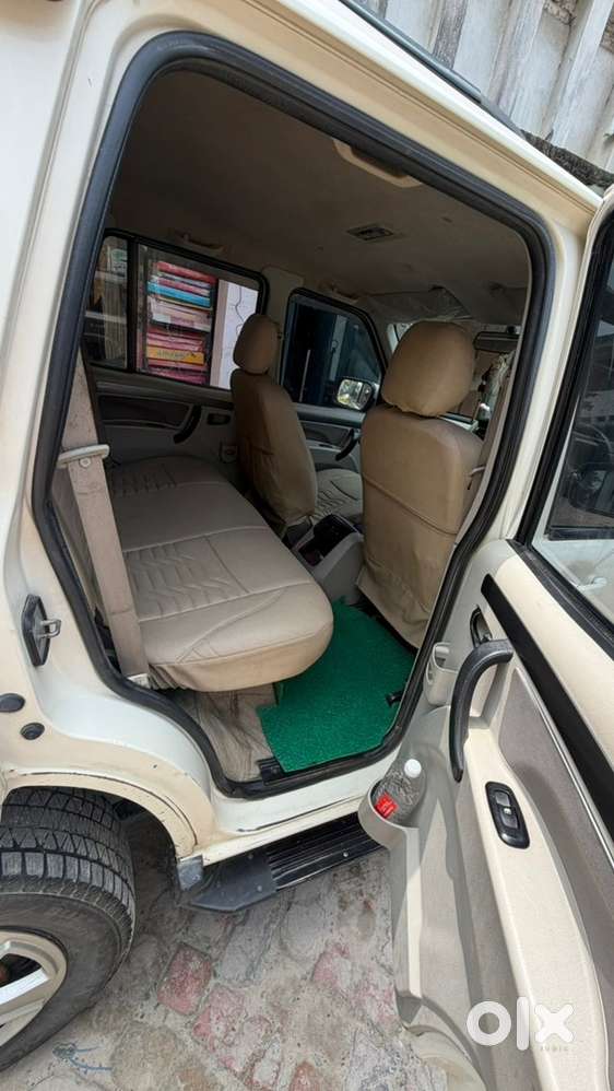 Mahindra Scorpio S6 Diesel 2016