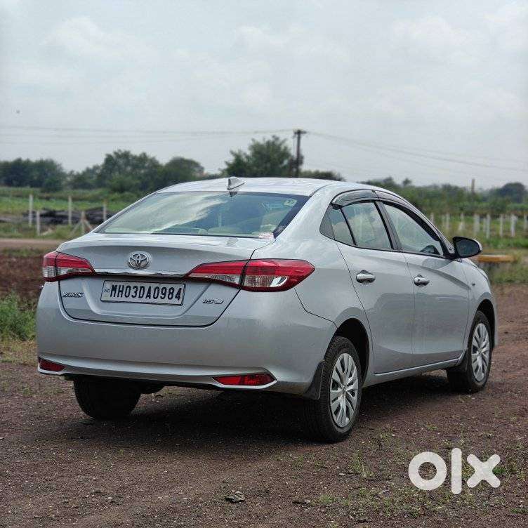 Toyota Yaris J Cvt, 2018, Petrol