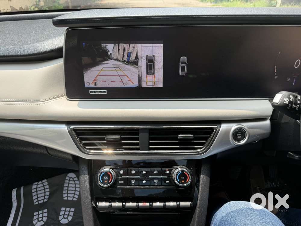 Mahindra Xuv700 2.0 Ax 7 Petrol At Luxury Pack Str, 2025, Petrol