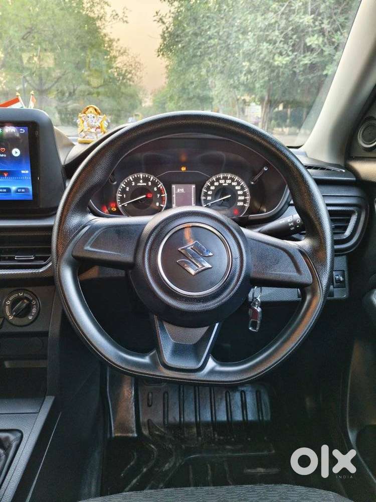 Maruti Suzuki Brezza 1.5 Lxi Smart Hybrid, 2025, Petrol