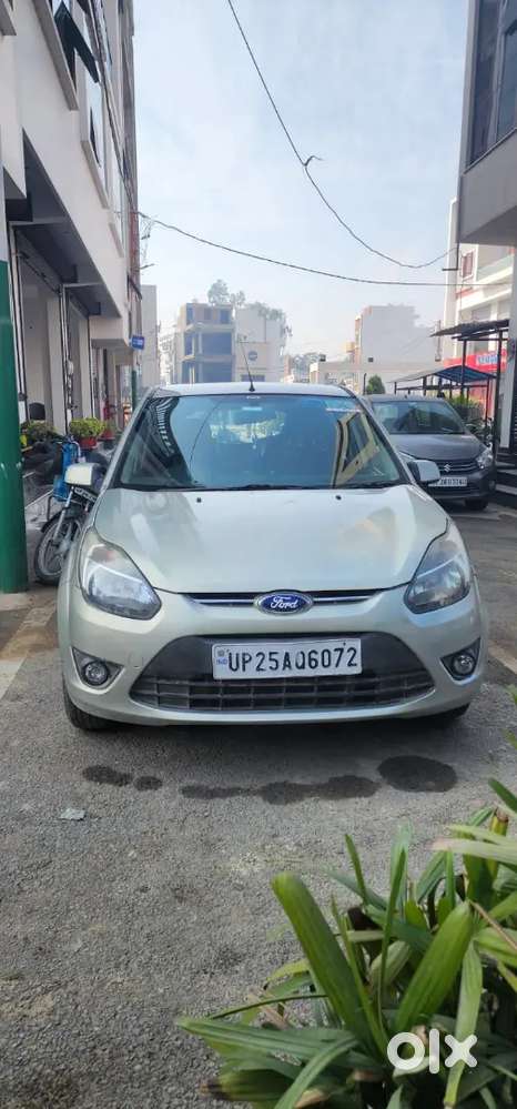 Ford Figo 2012 Cng & Hybrids Petrol 88000 Km Driven