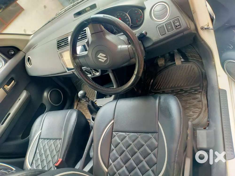 Maruti Suzuki Swift Petrol Manual 2011