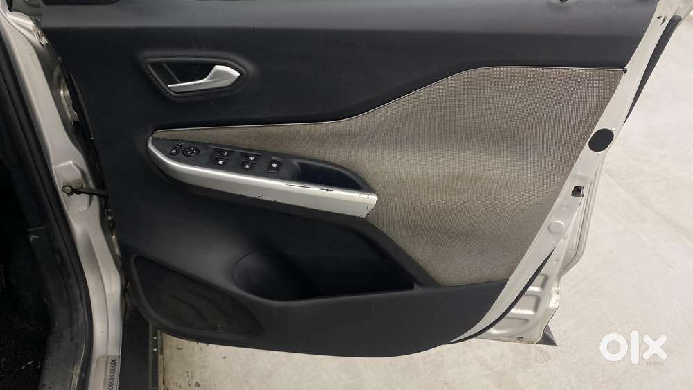 Nissan Magnite 1.0 Xv Turbo Cvt, 2022, Petrol