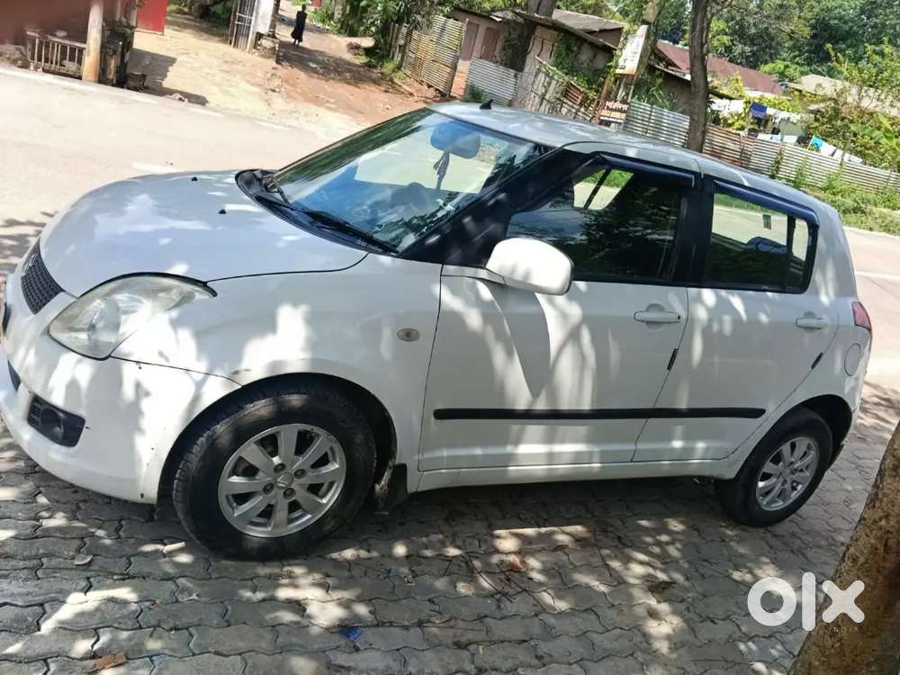 Maruti Suzuki Swift 2009 Petrol 99972 Km Driven