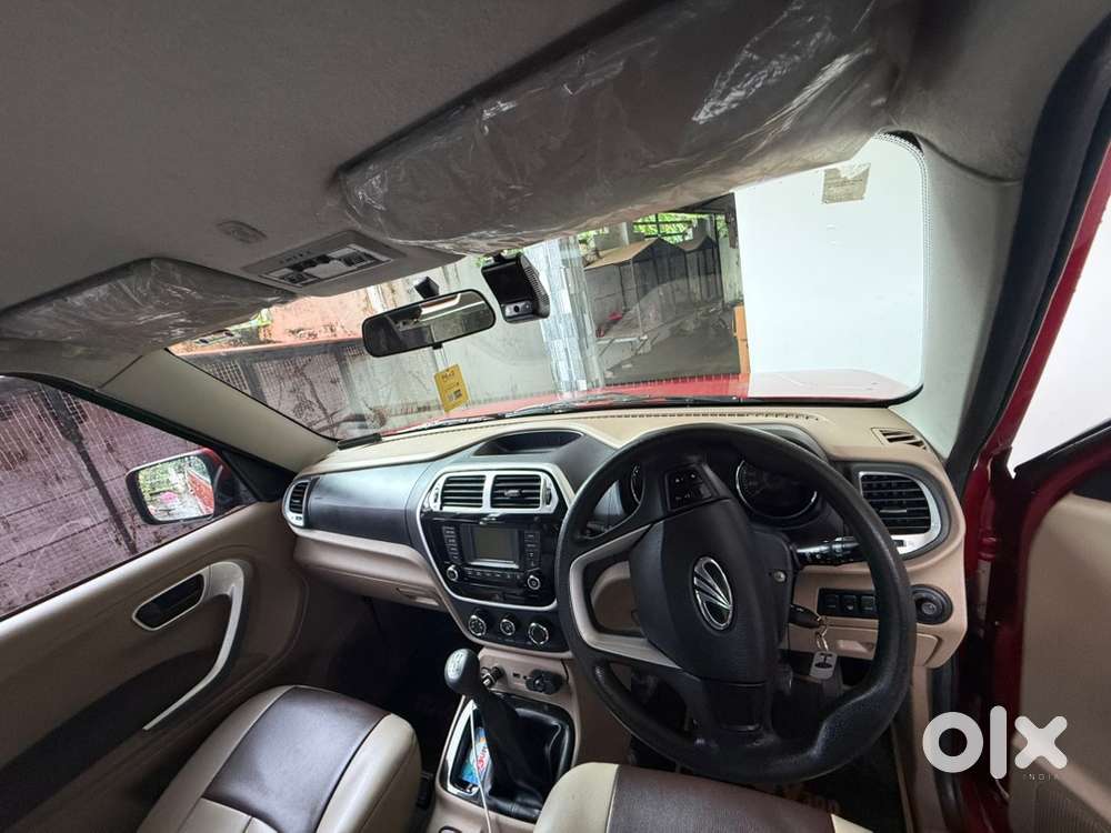 Mahindra Tuv 300 2016