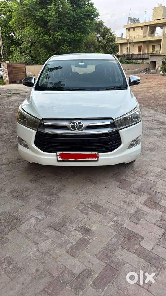 Toyota Innova Crysta 2016