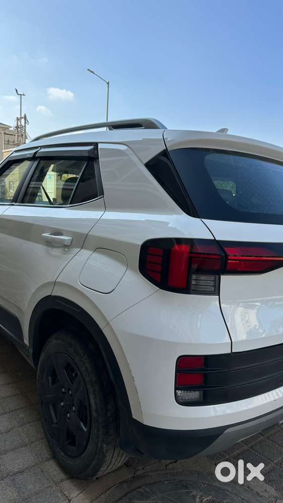 Hyundai Venue Petrol Manual 2023