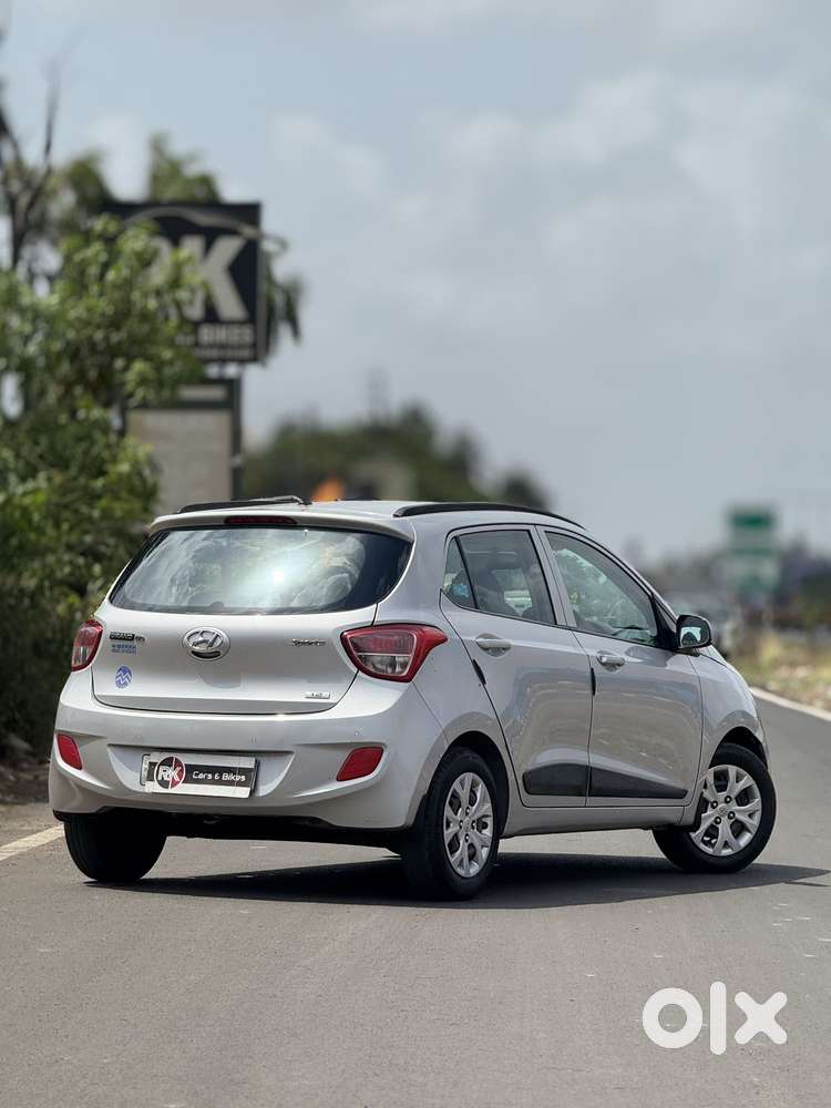 Hyundai Grand I10 Sportz, 2016, Petrol