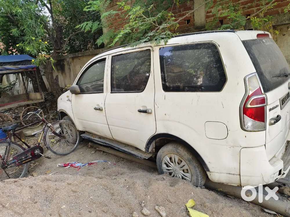 Lelo Bhaiya Koi Chalata Nahi Khade Khade Kharab Ho Jaegi